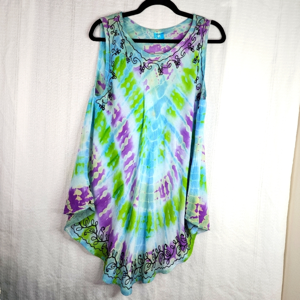 🪼NWT  TIE DYED FLOWY SLEEVELESS EMBROIDERED DRESS/COVERUP - ONE SIZE